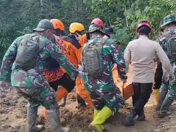 Tuntas, 6 Korban Material Longsor di Trenggalek Ditemukan Tewas