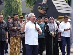 Aksi May Day di Depan Kantor Gubernur Jawa Tengah Ricuh