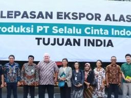 PT Selalu Cinta Indonesia Ekspor 4.666 Pasang Alas Kaki ke India