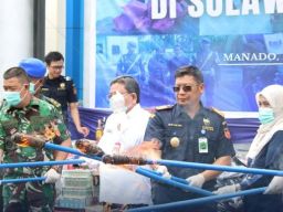 Bea Cukai Sulawesi Bagian Utara Musnahkan Rokok dan Kosmetik Ilegal