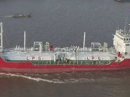 Potong Kapal Tanker Elpindo II Tanpa Izin di Pantai Kamal, Hosen Dipenjara 7 Bulan