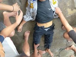 Pegawai Dinas Perhubungan Gresik Terbawa Arus Banjir, Nyaris Tewas