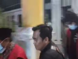 Kepala Desa Roomo dan Sekretarisnya Dituntut 1 Tahun 6 Bulan