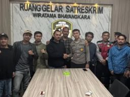 Pengurus DPC LSM Pospera Karo Kunjungi Polres Tanah Karo untuk Minta Maaf