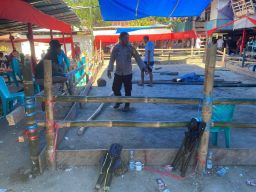 Polsek Pana Bersitegang Saat Grebek Arena Sabung Ayam di Kelurahan Tabang