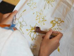 Hotel Majapahit Surabaya Hadirkan Women in Kebaya: Weaving Heritage Through Batik