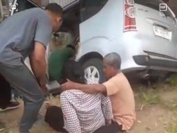 Tabrakan Antar Minibus Celakakan Tiga Penumpangnya di Magetan