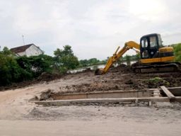 Proyek Urug untuk Perumahan di Desa Semampir Diduga Tanpa Izin Tata Ruang