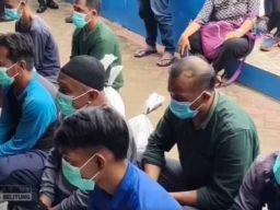 8 Tersangka Penyelundupan 5 Ton Pasir Timah Diserahkan ke Kejari Bangka Barat