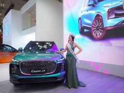 LEPAS Tawarkan Pre Order Eksklusif SUV L8 di GIIAS 2025