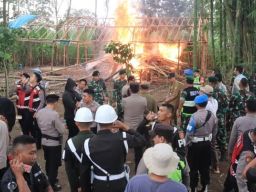 Aparat Gabungan Grebek Judi Sabung Ayam di Desa Wonorejo
