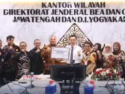 PT World Apparel Global dan PT Globalite Paint Indonesia Dapat Fasilitas Kawasan Berikat