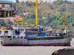PT Raksa Jaya Perkasa Beli Potongan Besi Kapal KM Salit Dari Penutuhan Tanpa Izin
