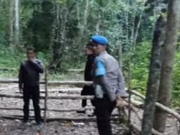 Polsek Sinjai Timur Grebek Arena Sabum Ayam di Desa Panaikang