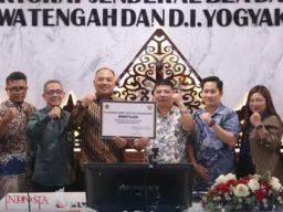 PT Aroma Footwear Indonesia dan PT Donglong Textile Semarang Dapat Fasilitas Kawasan Berikat