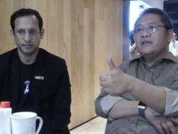 Lelang-Lelangan Laptop Mas Menteri