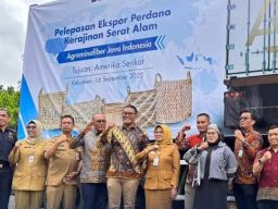 PT Agrominafiber Java Indonesia Ekspor Kerajinan Serat Alam ke Amerika Serikat