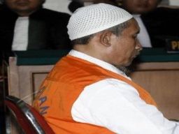 Kabut September Babe Baekuni