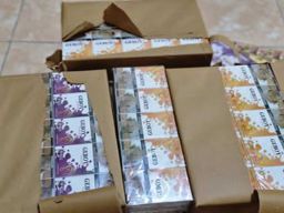 Pengiriman Rokok Ilegal dari Pamekasan Dicegat Bea Cukai Bojonegoro