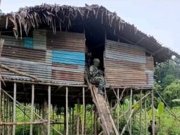 Marinir Rebut Markas Separatis Organisasi Papua Merdeka di Muara Oasin