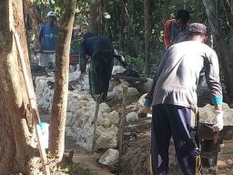 Pekerjaan Irigasi P3A di Desa Komis Disoal Warga