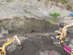 Manager CV Barokah Sembilan Empat Buka Tambang Ilegal di Sungai Kali Putih