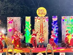 Tradisi Malam Terak Bulan di Stadion Kerapan Sapi Bangkalan