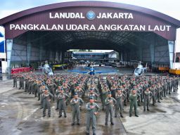 42 Crew Pesawat Udara TNl AL Naik Pangkat