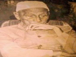 KH Khozin Buduran Sidoarjo Dapat Salam dari Rasulullah SAW