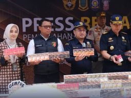 Bea Cukai Sidoarjo Musnahkan Jutaan Batang Rokok Ilegal
