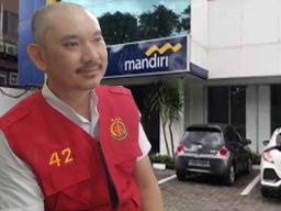 Anak Sulung Bos Showroom Liek Motor Bikin Onar di Bank Mandiri