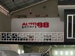 Pemilik Showroom Auto 88 Mojokerto Jadi Terdakwa Kasus Cek Blong