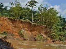 Polsek Bonti Gencarkan Patroli Sungai Sekayam Cegah Tambang Ilegal