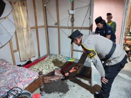 Ibu Rumah Tangga di Desa Ngunut Bunuh Diri