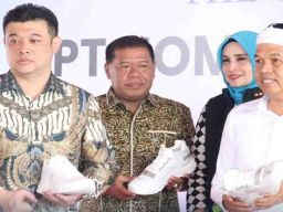 PT Home Well Indonesia Ekspor Enam Ribu Pasang Sepatu ke Amerika