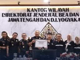 PT Indonesia Benxing New Material Terima Fasilitas Kawasan Berikat