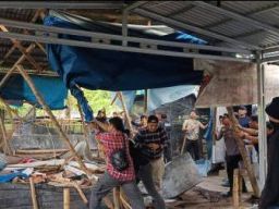 Polres Kampar Bubarkan Sabung Ayam di Desa Kualu