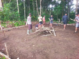 Polsek Semitau Bakar Arena Sabung Ayam di Desa Sekedau