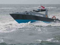Bea Cukai Batam Gagalkan Penyelundupan Rokok Ilegal dalam Speedboat