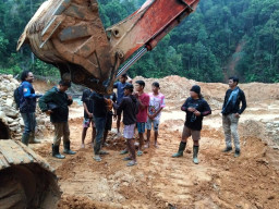 Polres Sijunjung Tangkap 7 Penambang Emas Tanpa Izin