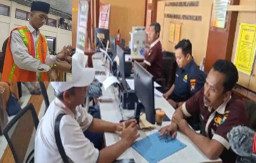 Ratusan Calon Jemaah Umroh di Lamongan Jadi Korban Penipuan Fathul Qorib