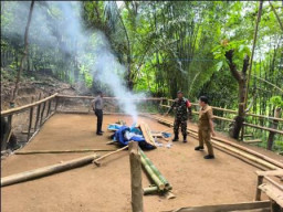 Polsek Polewali Musnahkan Arena Sabung Ayam di Sulewatang