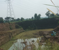 SUTET di Desa Kutogirang Terancam Roboh Akibat Tambang Galian C