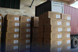 Ribuan Karton Tas PT Komitrando Emporio Tembus New York