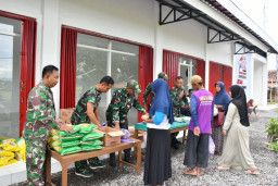 Kodim Ponorogo Gelar Bazar Ramadhan di Halaman Koperasi Desa Merah Putih