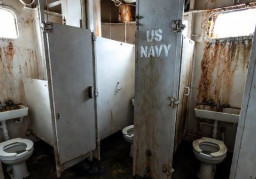 Kisah Toilet di Kapal Perang Amerika Serikat