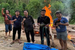 Tim Resmob Polres Sinjai Grebek Sabung Ayam di Desa Sukamaju