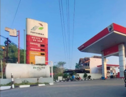 Sutikno Beli Pertalite di SPBU Desa Kedungjambal untuk Dijual Eceran