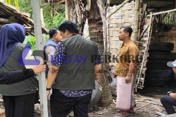DLH Gresik Sidak Pengolahan Ban Bekas Tak Berizin di Desa Lebani Suko