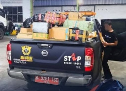 ID EXPRESS Karawang Kirim 205 Ribu Batang Rokok Ilegal